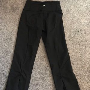 Lululemon black cropped leggings